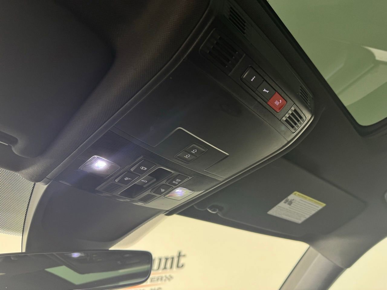 Used 2024 Volkswagen Tiguan SE R-Line image 23