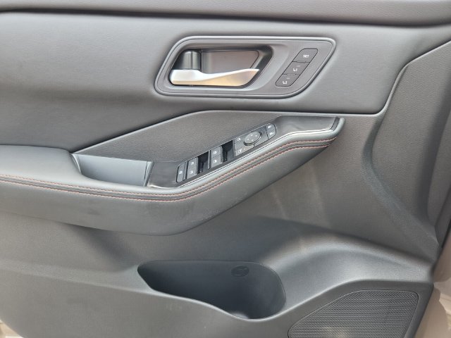 New 2026 Nissan Rogue SV AWD/4WD image 21