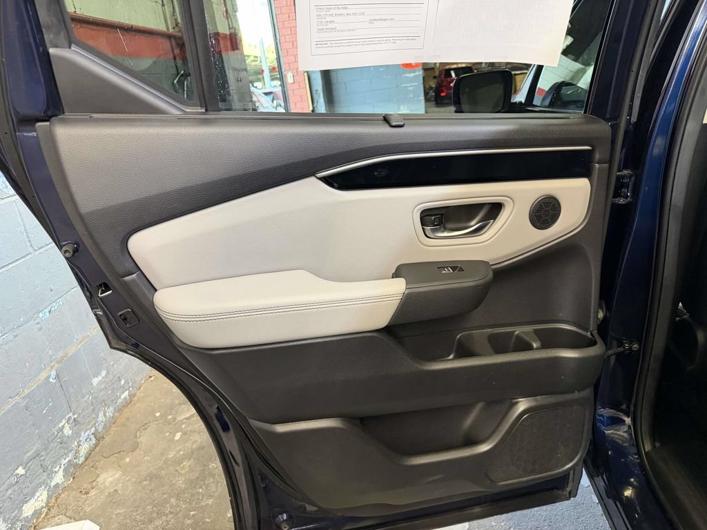 Used 2025 Honda Pilot EX-L image 14