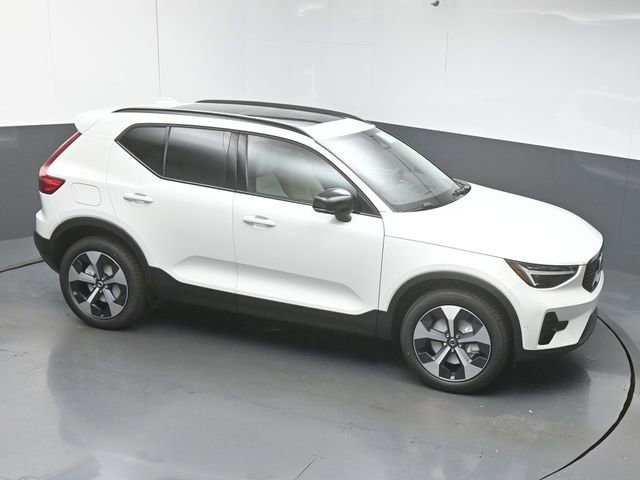 New 2026 Volvo XC40 B5 Plus w/ Protection Package Premier image 41