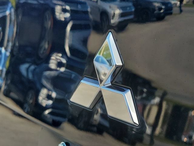 New 2026 Mitsubishi Outlander SE FWD image 8