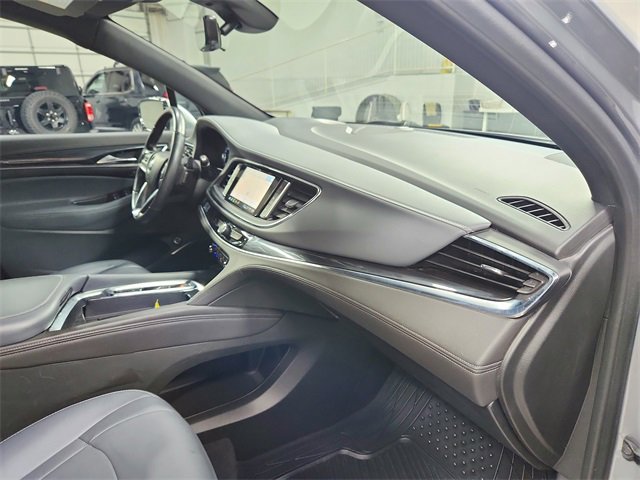 Used 2024 Buick Enclave Premium image 41