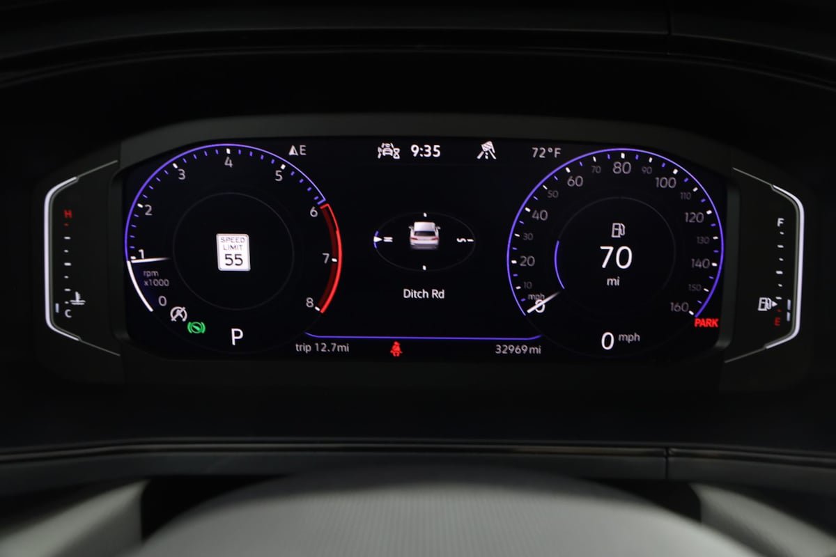 Used 2022 Volkswagen Taos SEL w/ Panoramic Sunroof Package AWD/4WD image 18