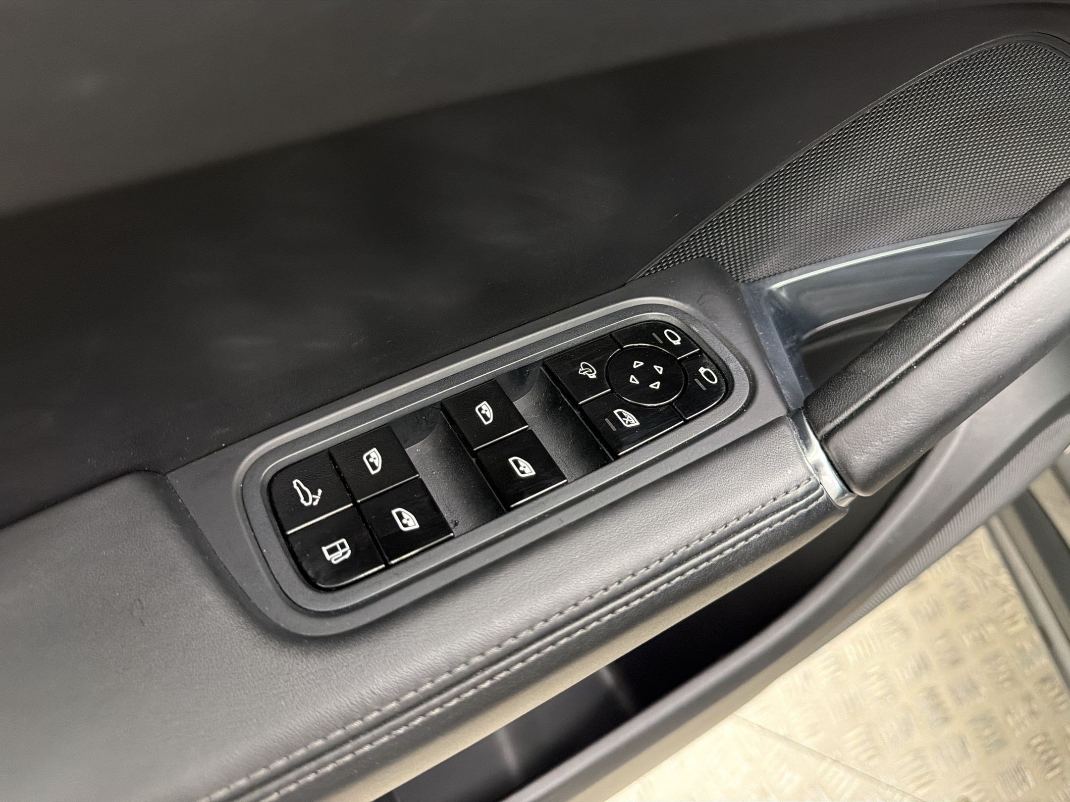 Used 2020 Porsche Cayenne Turbo S AWD/4WD image 12