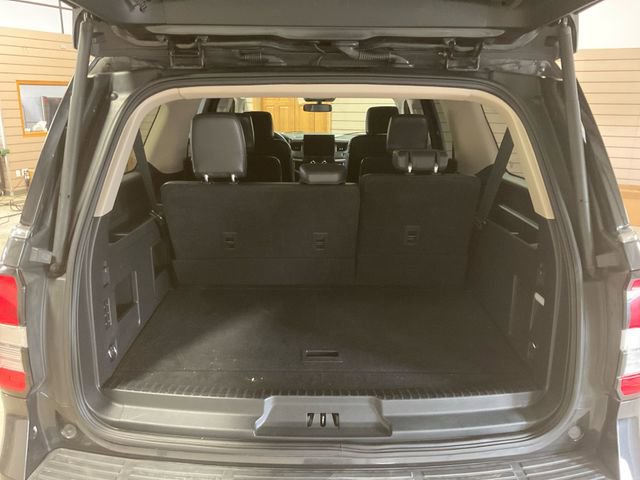 Used 2023 Ford Expedition Max XLT image 11