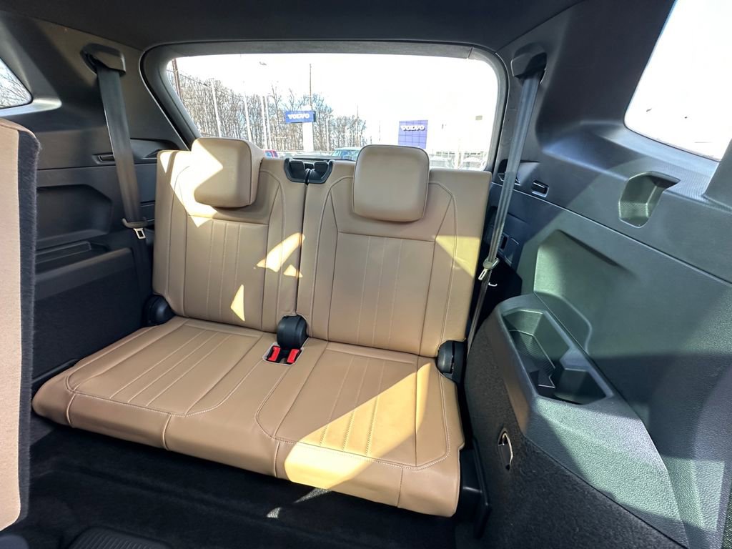 Used 2024 Volkswagen Tiguan SE image 21