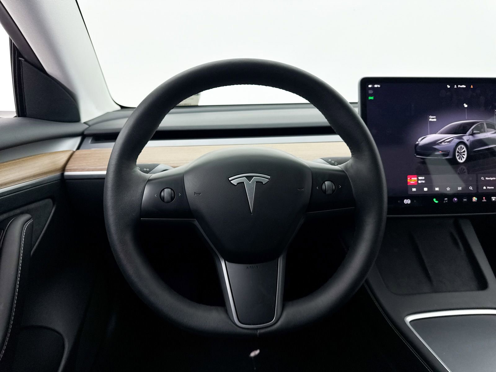 Used 2023 Tesla Model 3 Standard Range RWD image 3
