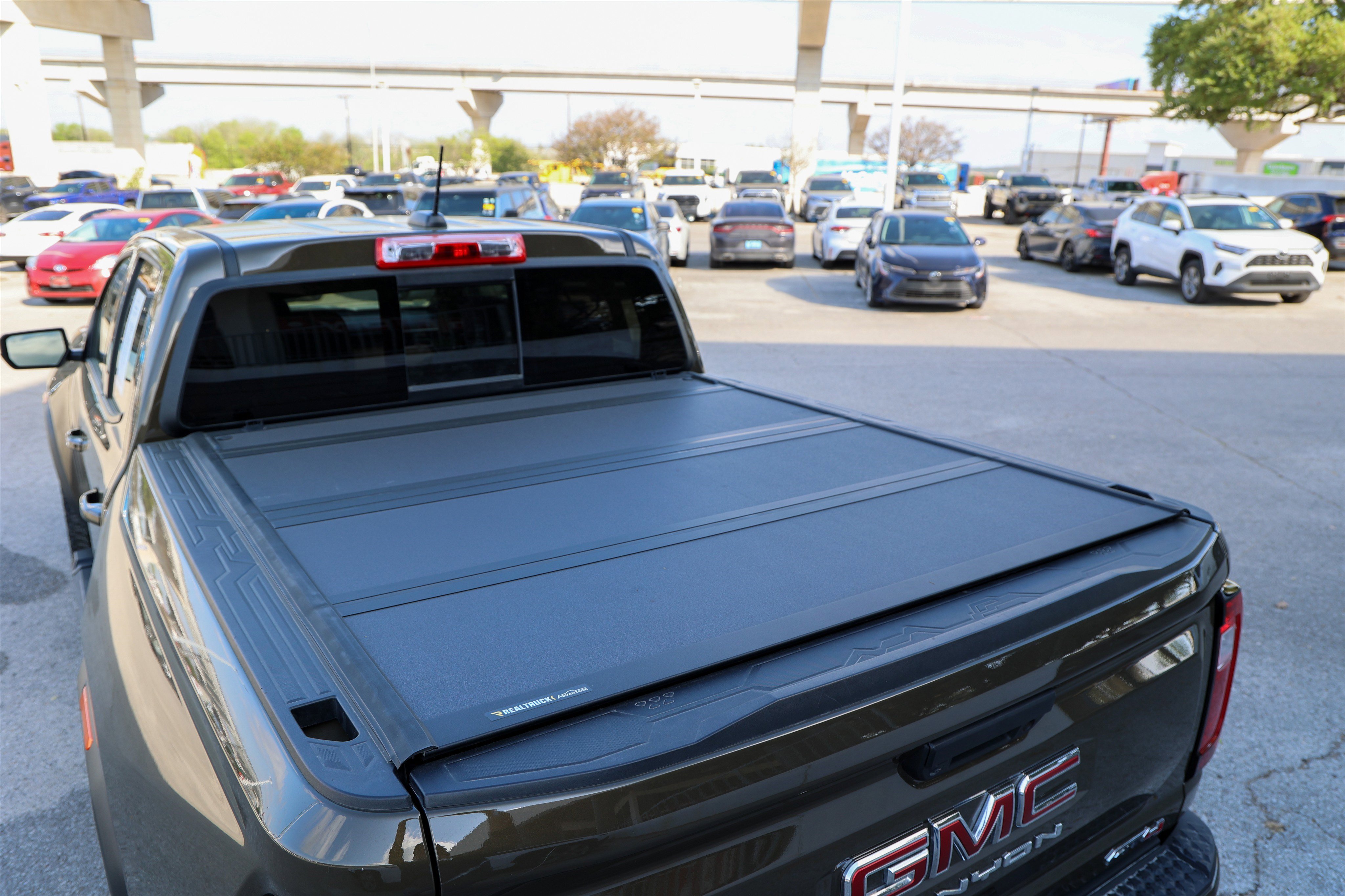 Used 2025 GMC Canyon AT4 w/ AT4 Premium Package image 16