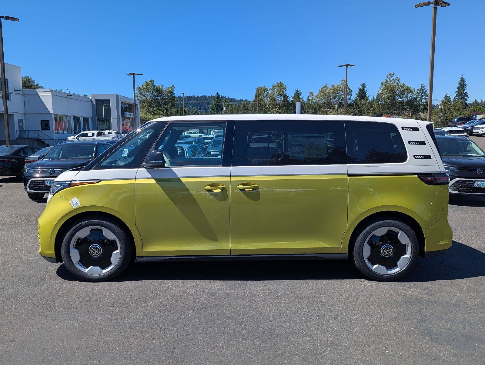 New 2025 Volkswagen ID. Buzz Pro S Plus AWD/4WD image 2