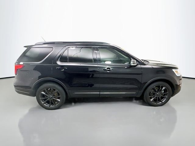 Used 2019 Ford Explorer XLT w/ Equipment Group 202A image 8