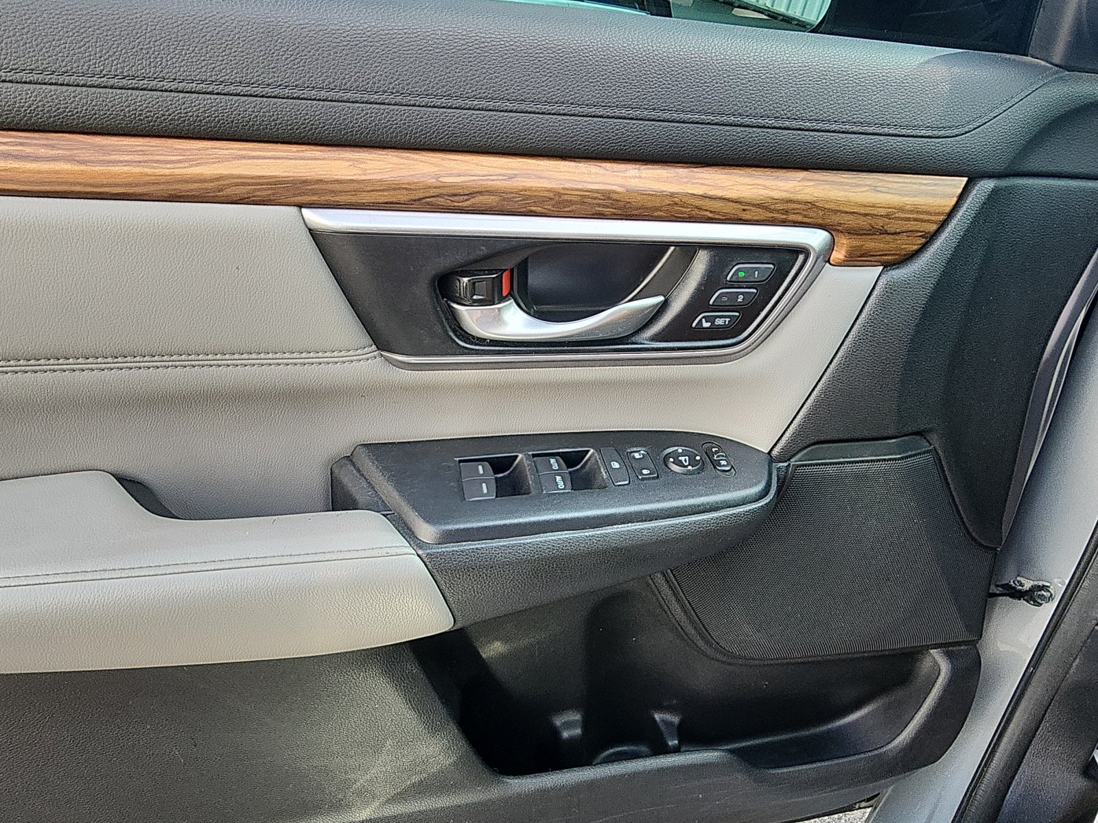 Used 2018 Honda CR-V EX-L image 18
