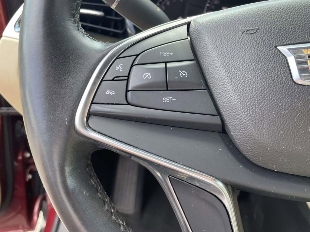Used 2018 Cadillac XT5 AWD image 23