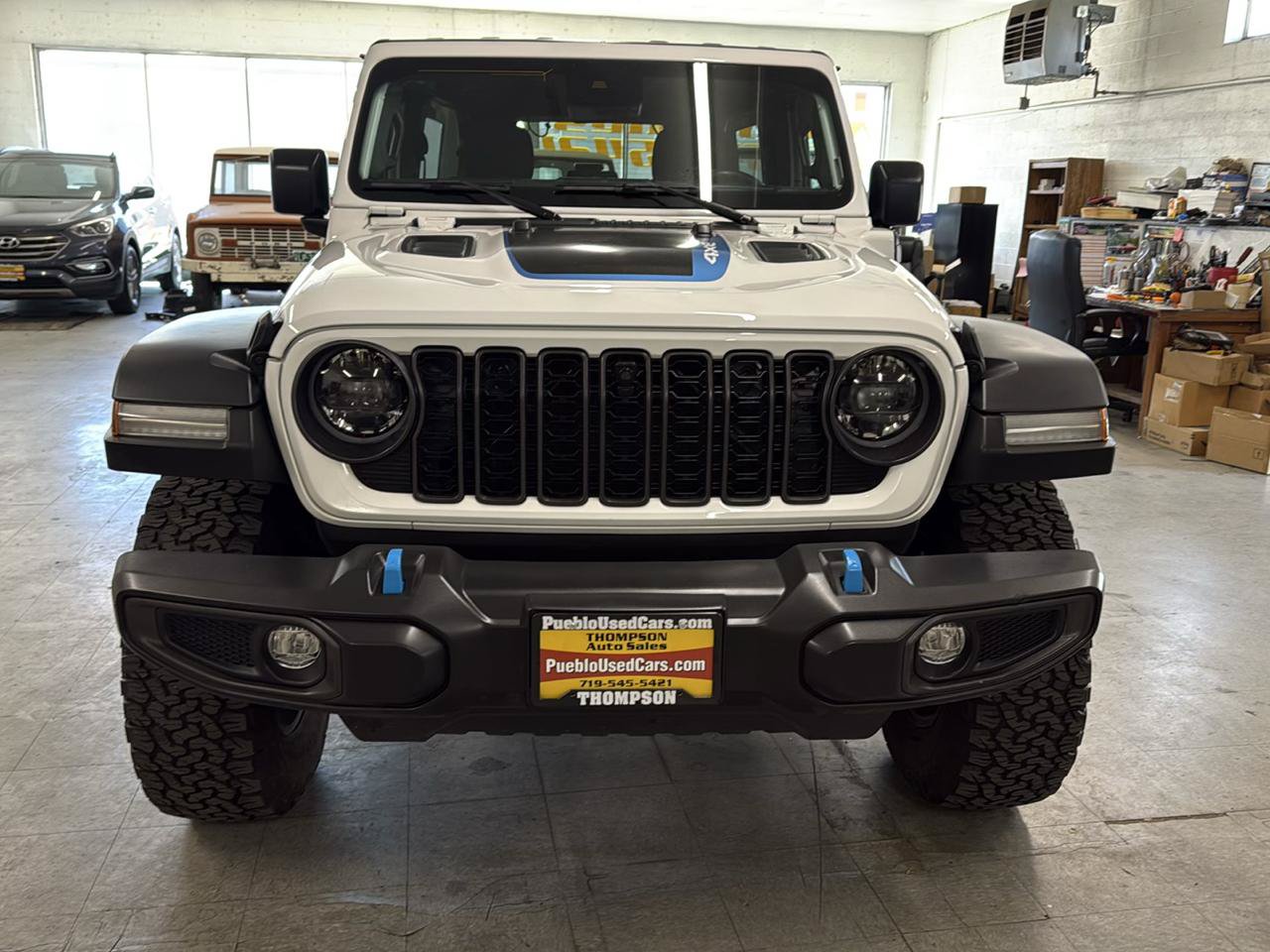 Used 2024 Jeep Wrangler Unlimited Rubicon 4xe w/ Technology Group AWD/4WD image 6