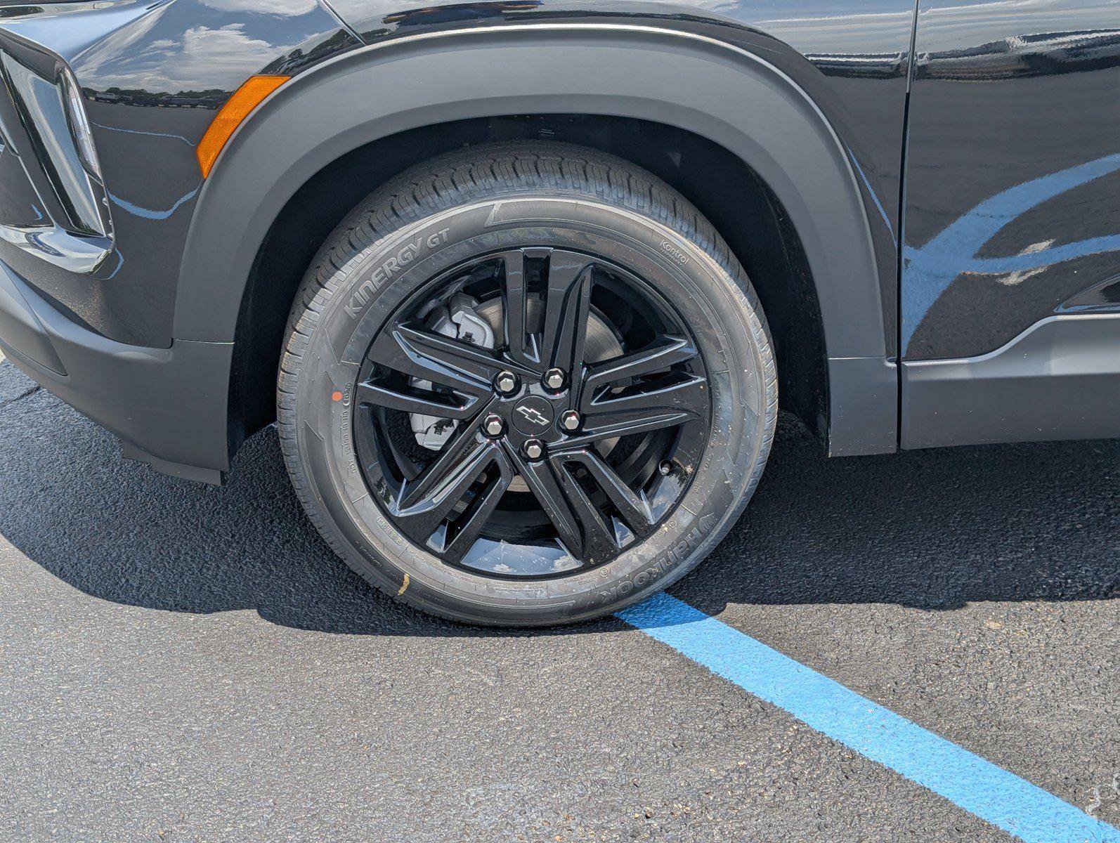 New 2026 Chevrolet TrailBlazer LT w/ Convenience Package FWD image 9
