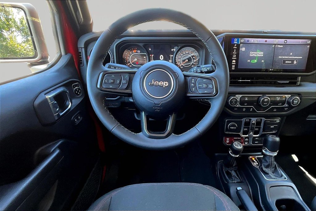 Used 2026 Jeep Wrangler Unlimited Rubicon AWD/4WD image 10