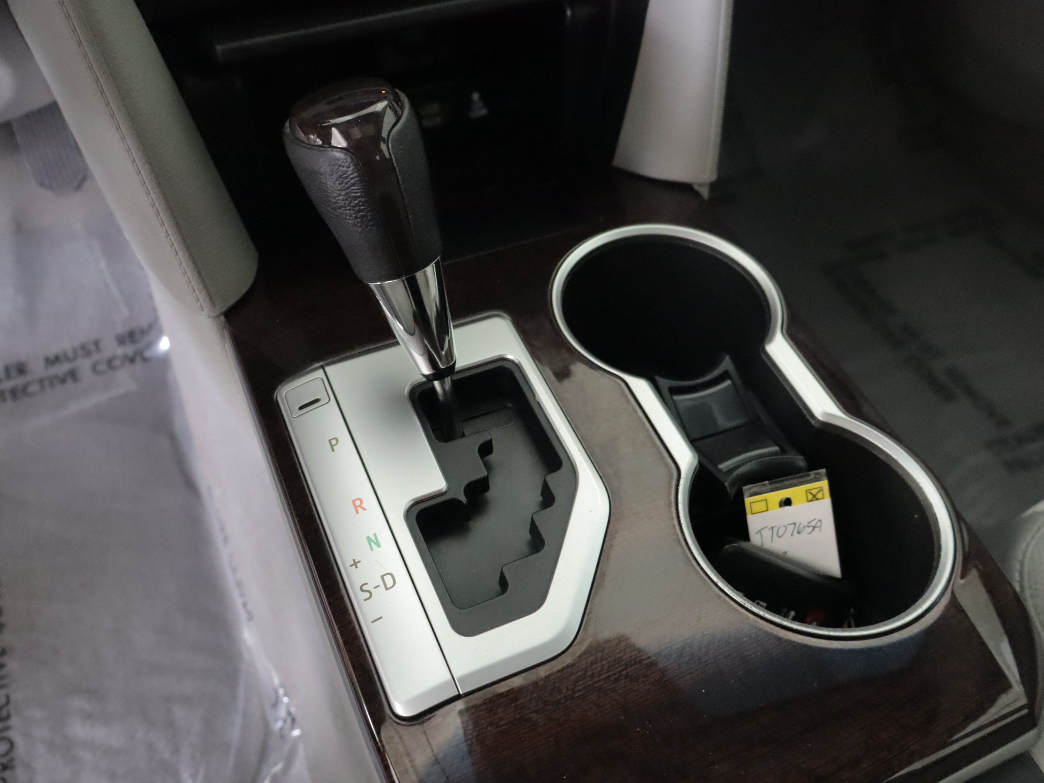 Used 2012 Toyota Camry XLE w/ Convenience Pkg FWD image 17
