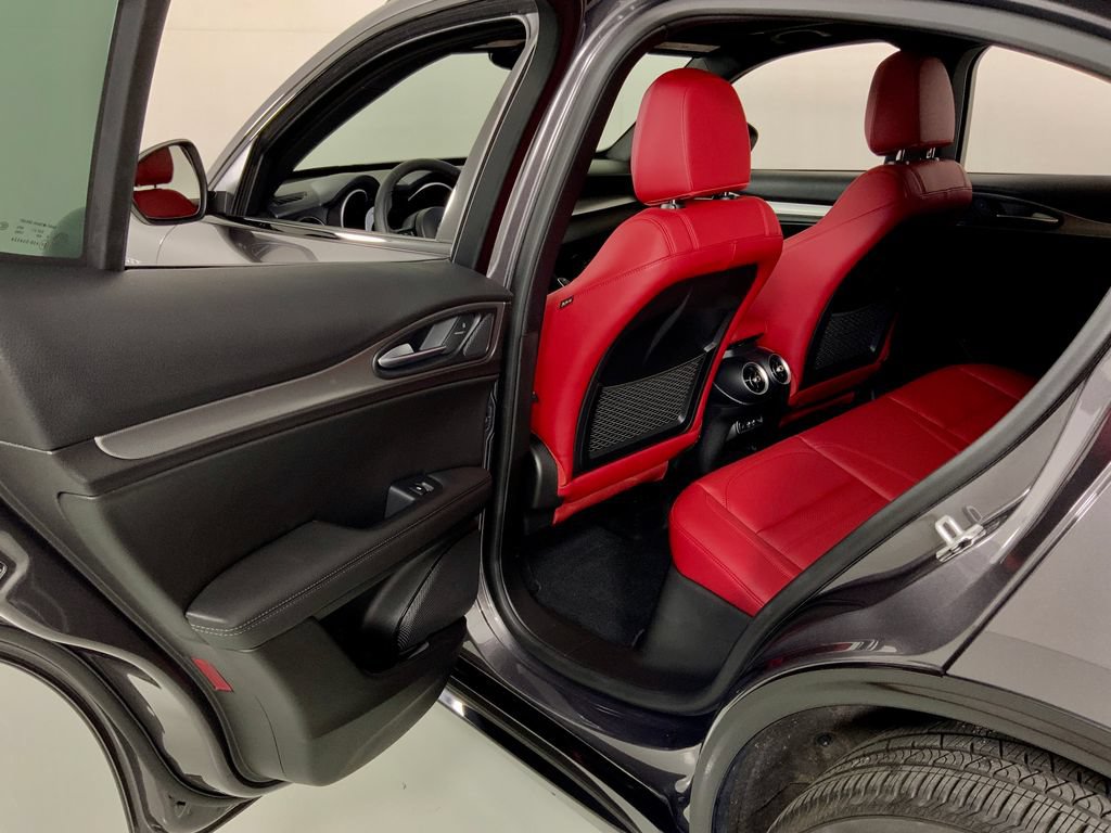 New 2025 Alfa Romeo Stelvio Sprint w/ Veloce Package AWD/4WD image 37