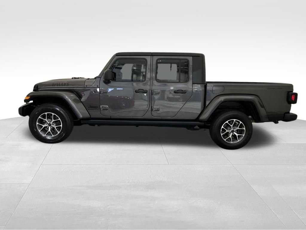 Used 2022 Jeep Gladiator Sport image 4