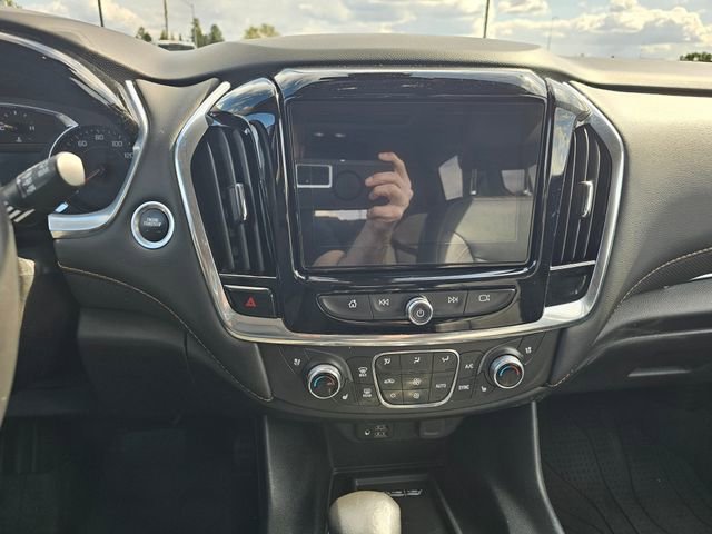 Used 2021 Chevrolet Traverse Premier w/ Redline Edition AWD/4WD image 15