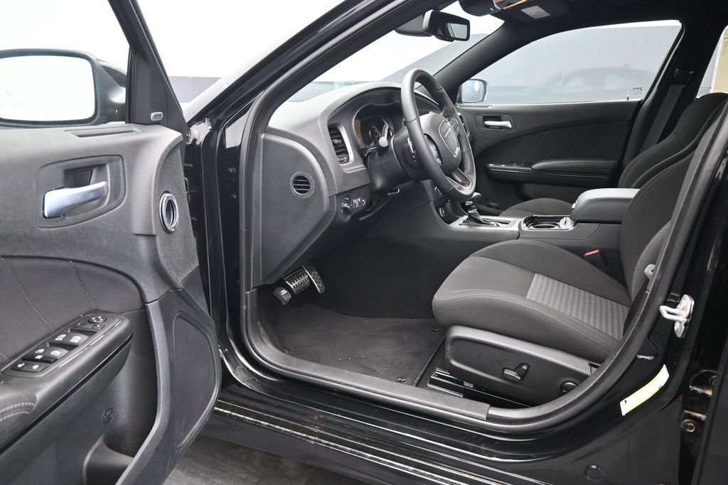 Used 2023 Dodge Charger R/T w/ Blacktop Package RWD image 4