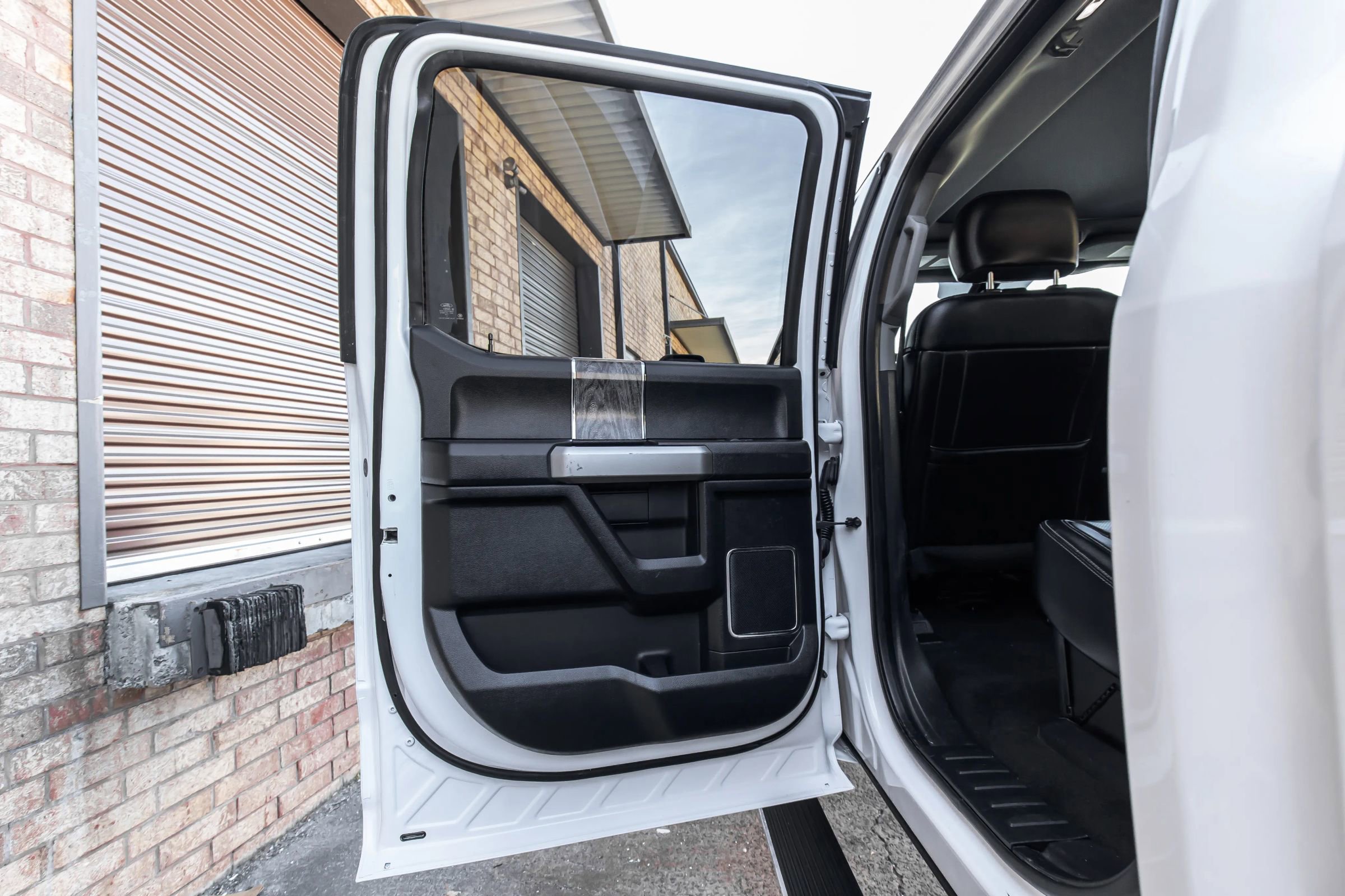 Used 2018 Ford F250 Lariat w/ Lariat Ultimate Package image 28