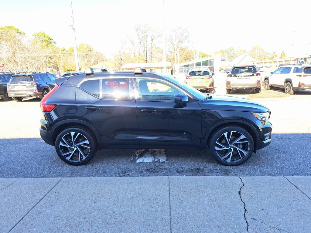 Used 2020 Volvo XC40 T5 R-Design w/ Protection Package Premier image 7