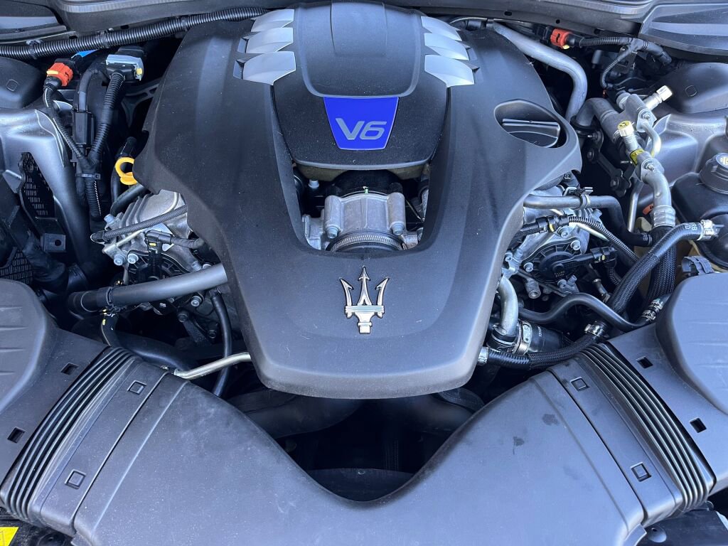 Used 2021 Maserati Ghibli S image 37