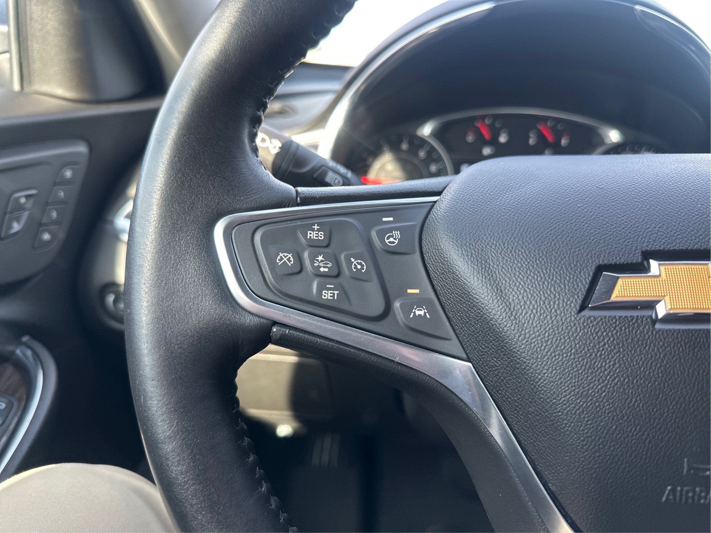 Used 2017 Chevrolet Malibu Premier w/ Premier Sun and Wheel Package FWD image 33