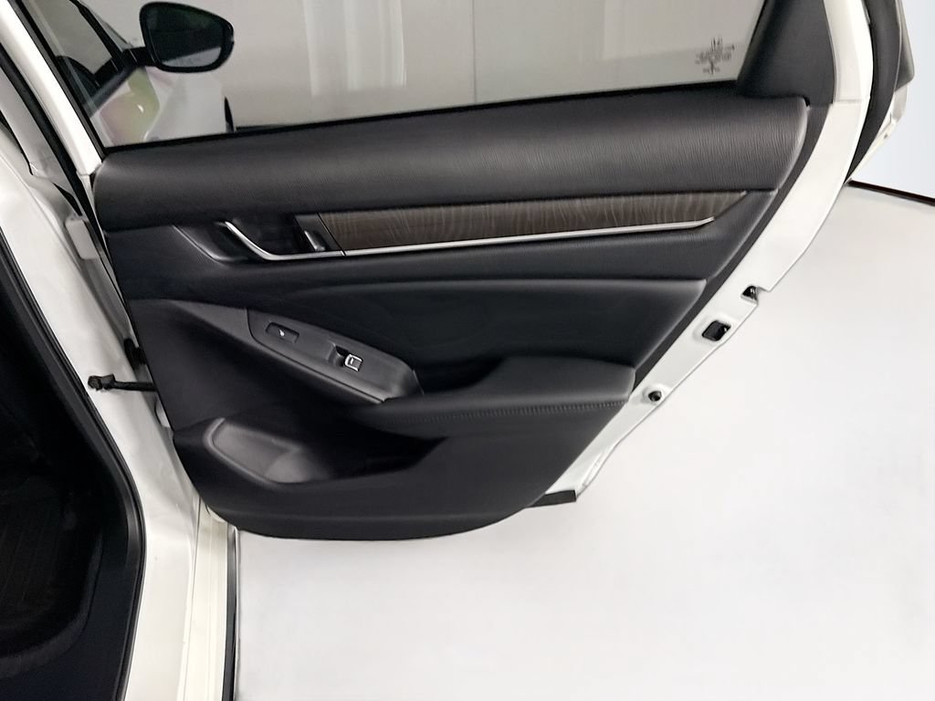 Certified 2022 Honda Accord Touring image 27