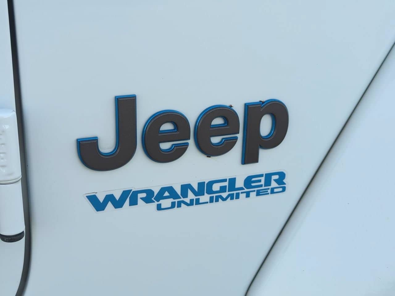Used 2022 Jeep Wrangler Unlimited Rubicon 4xe AWD/4WD image 6