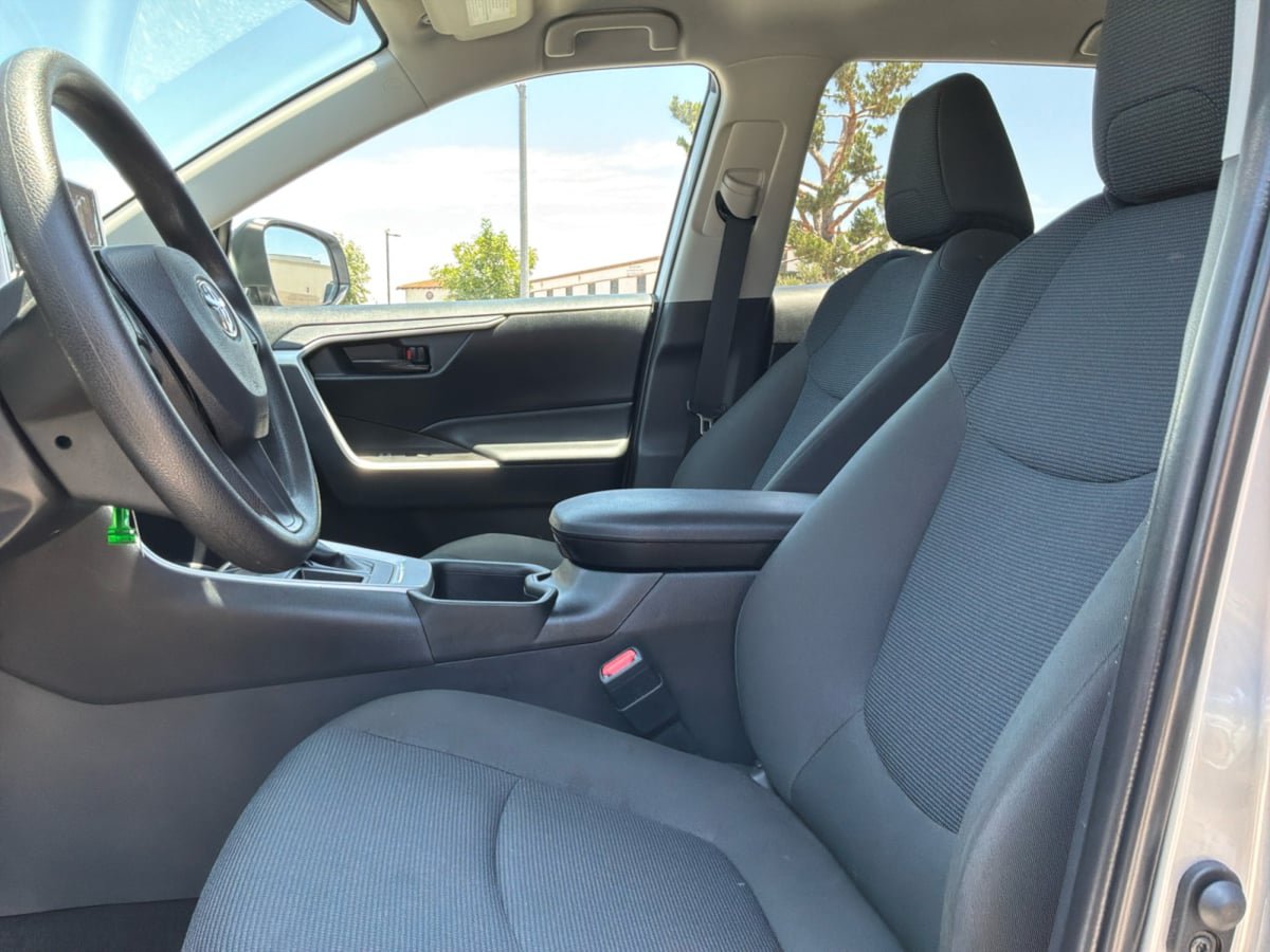 Used 2025 Toyota RAV4 LE FWD image 17