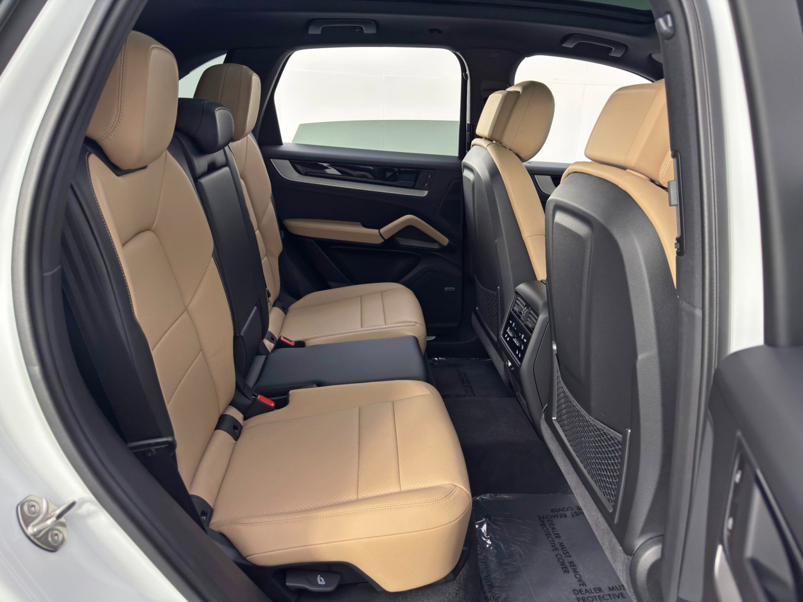 Used 2025 Porsche Cayenne S w/ Premium Package Plus image 46