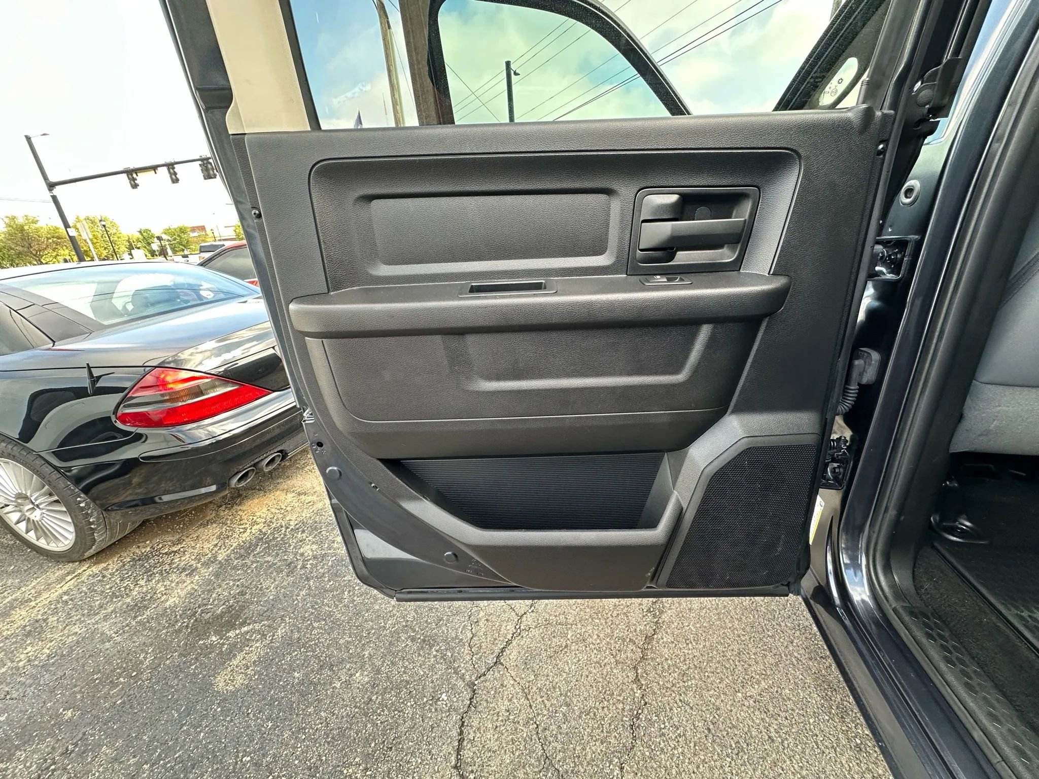 Used 2017 RAM 1500 Express image 21