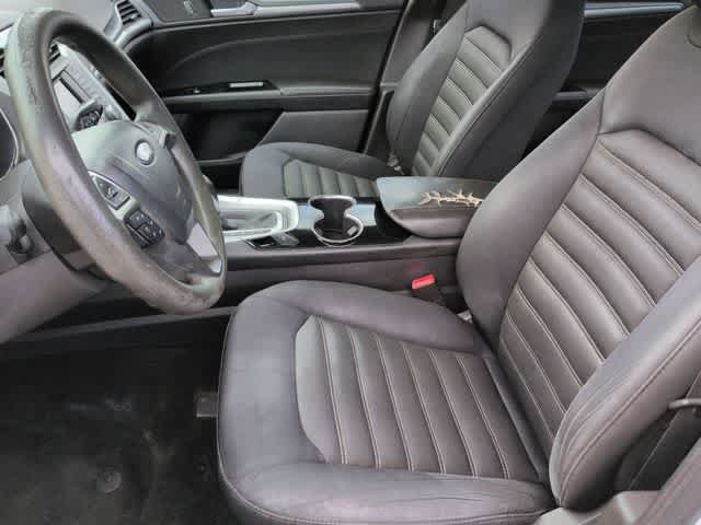Used 2015 Ford Fusion SE FWD image 16