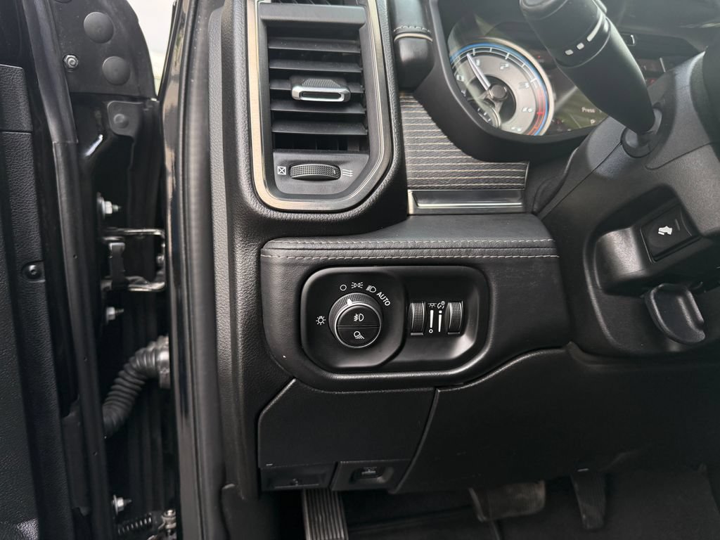 Used 2021 RAM 2500 Limited AWD/4WD image 34