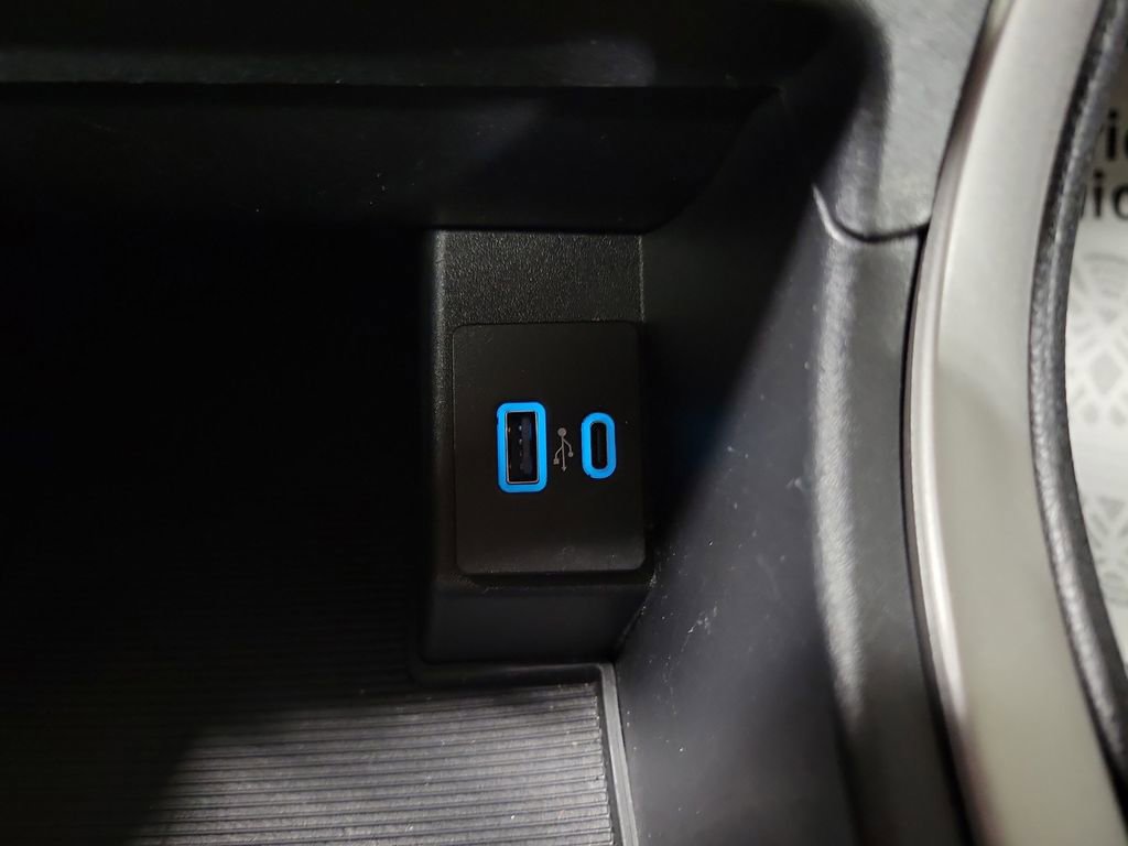 Used 2021 Ford Edge SEL w/ Cargo Accessory Package image 17