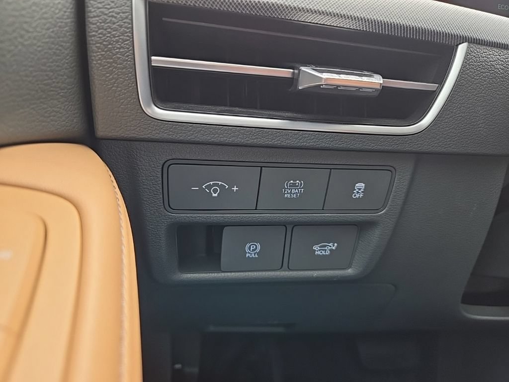 Certified 2025 Hyundai Sonata Limited FWD image 41