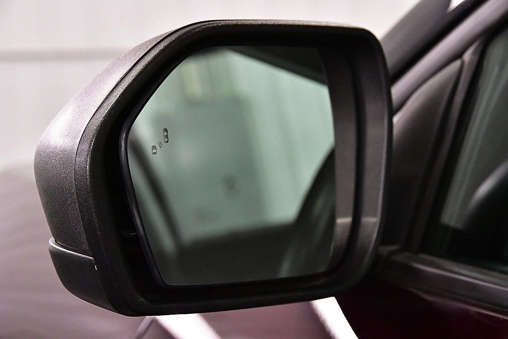 Used 2022 Ford Explorer XLT image 14