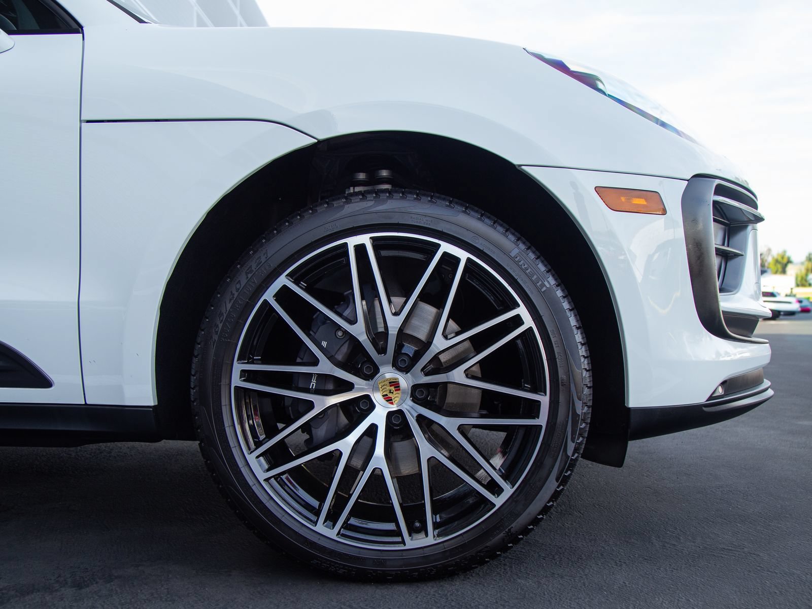Used 2026 Porsche Macan AWD/4WD image 11
