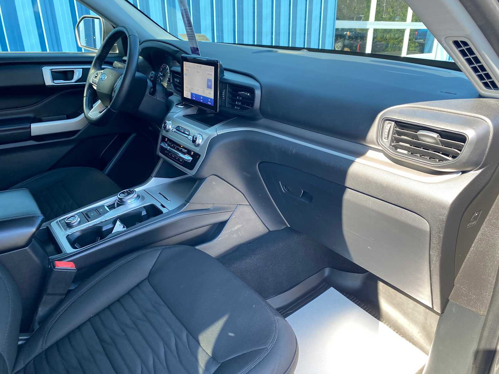 Used 2021 Ford Explorer XLT AWD/4WD image 27