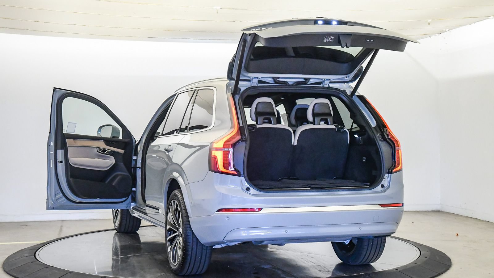 Certified 2026 Volvo XC90 B6 Plus AWD/4WD image 27