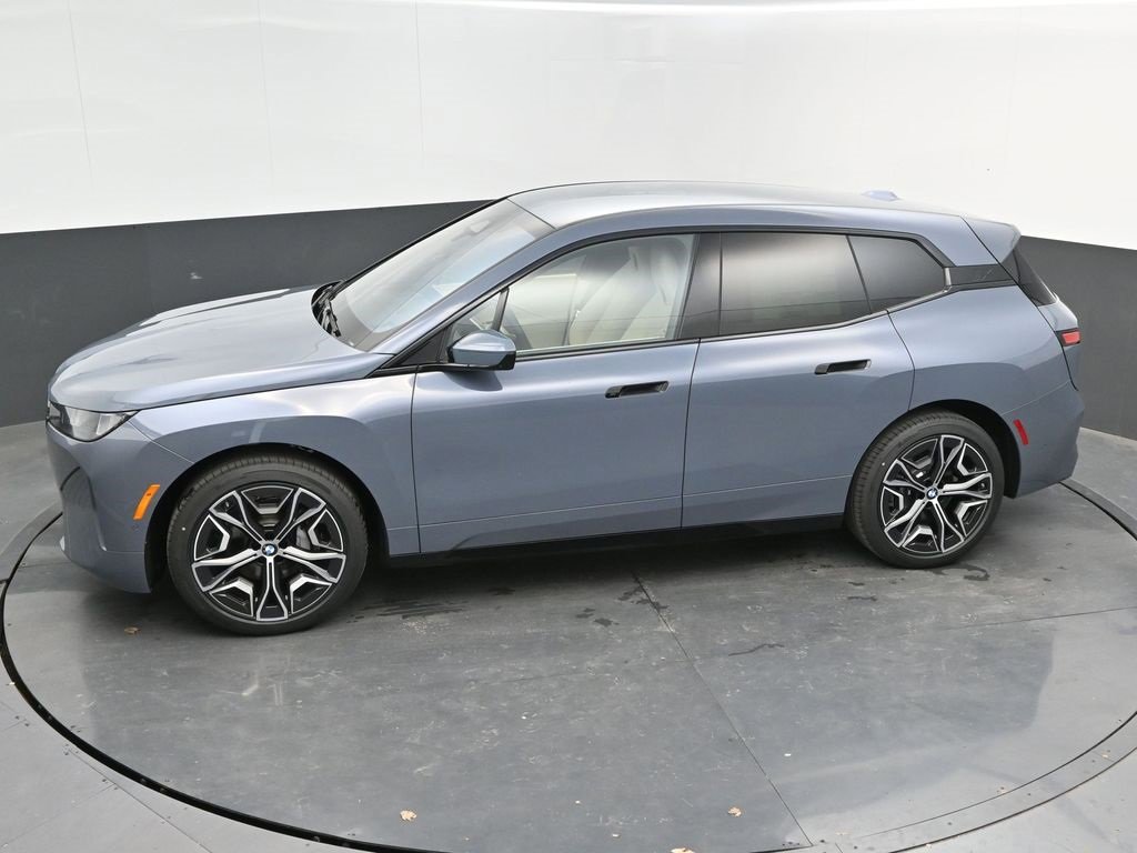 Certified 2026 BMW iX xDrive45 w/ Premium Package image 39