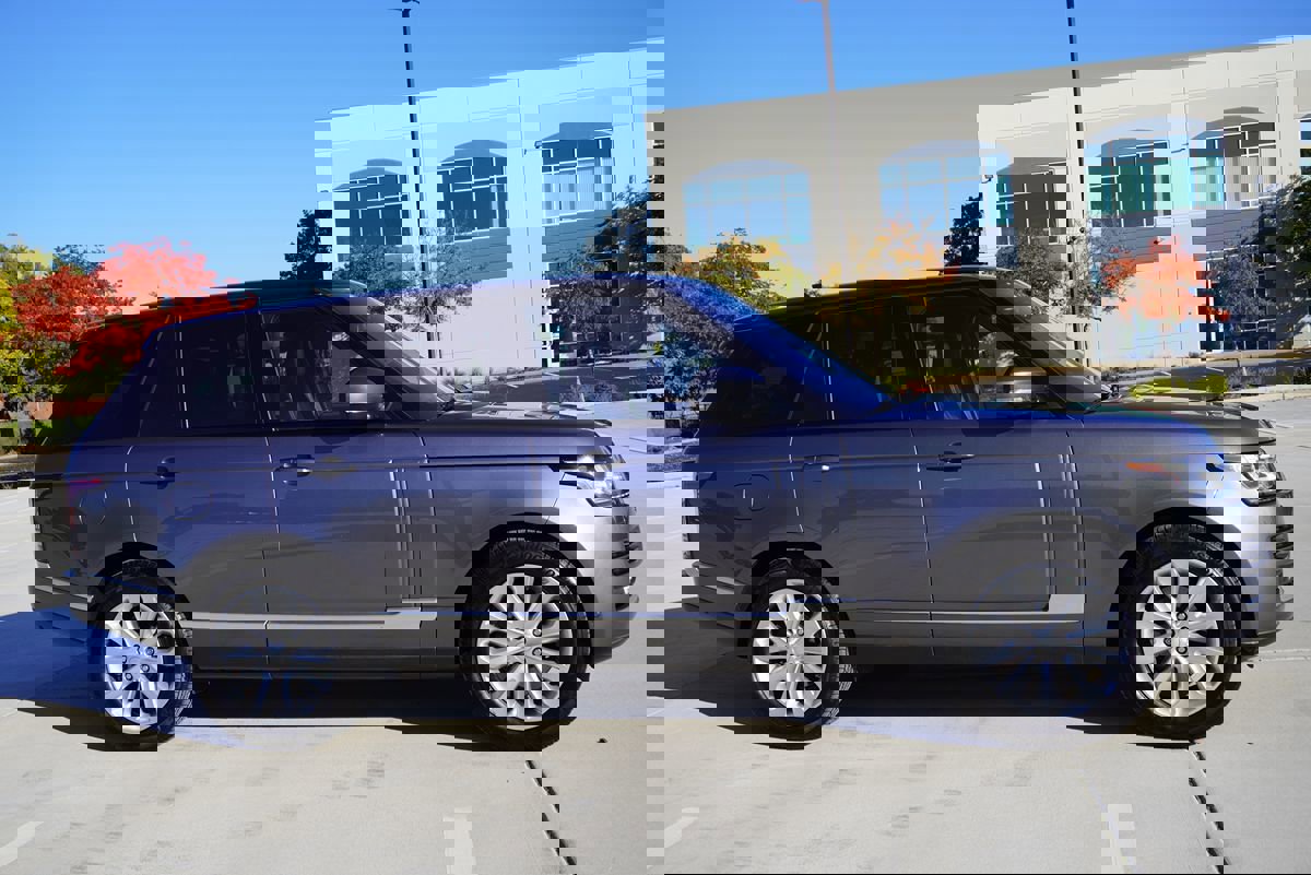 Used 2016 Land Rover Range Rover HSE image 8