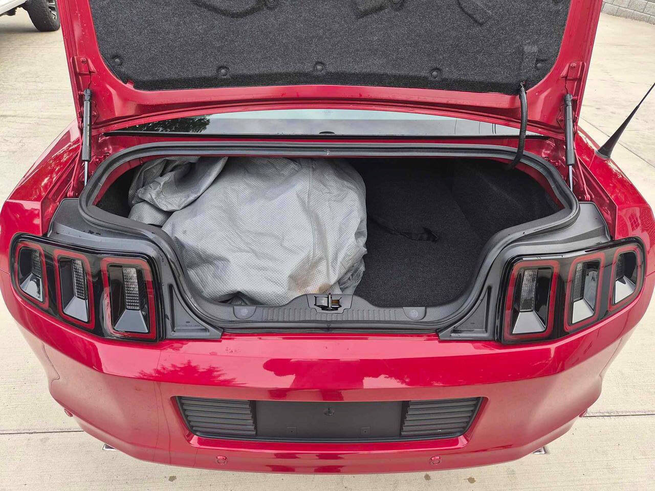 Used 2013 Ford Mustang GT Premium w/ Security Pkg RWD image 17