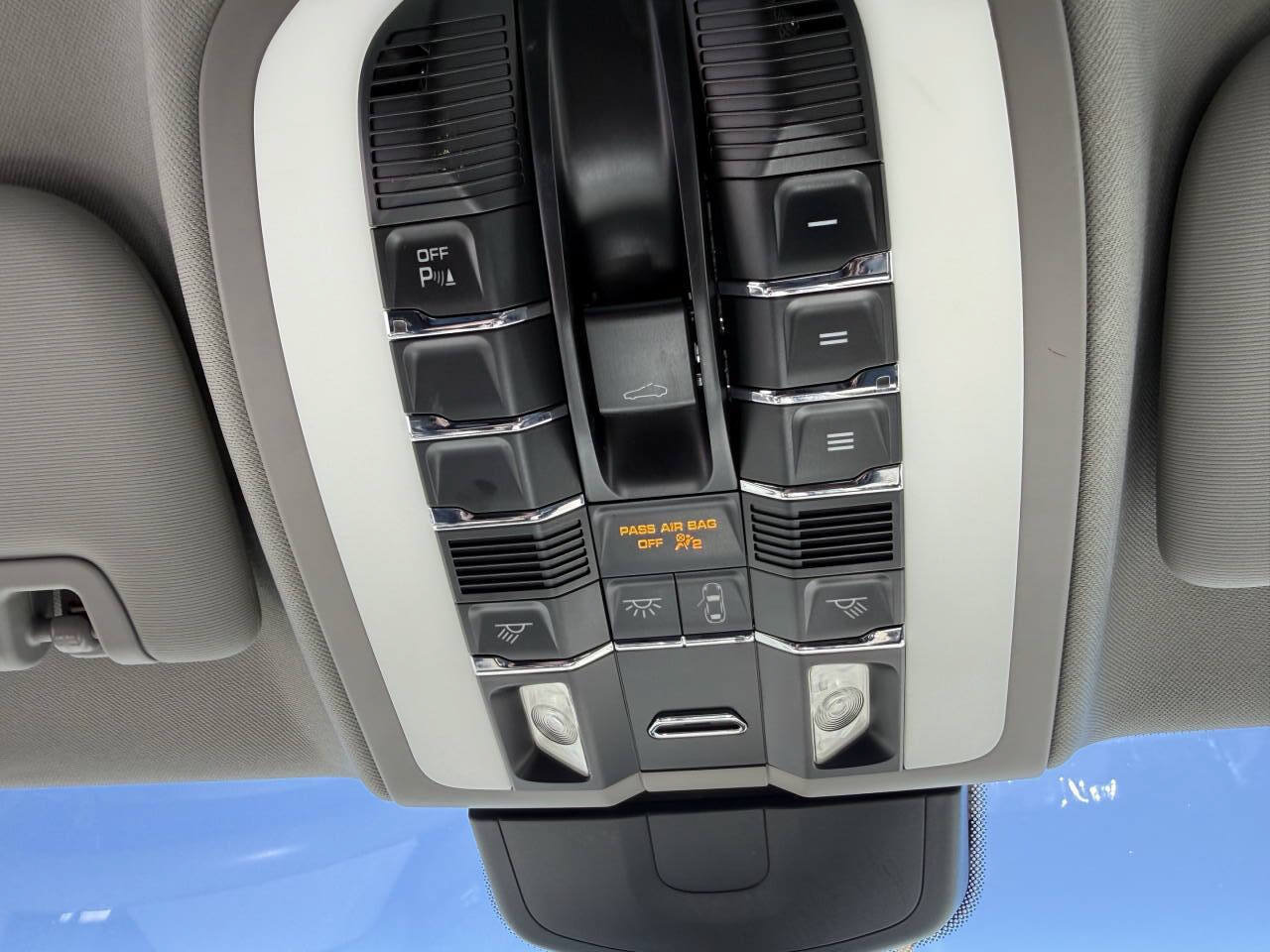 Used 2013 Porsche Panamera RWD image 23