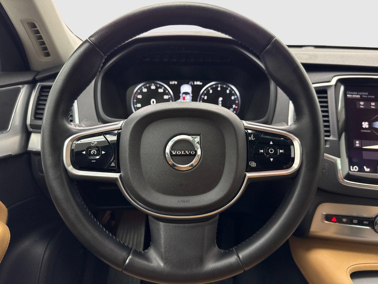 Used 2016 Volvo XC90 T6 Momentum w/ Protection Package Plus AWD/4WD image 19