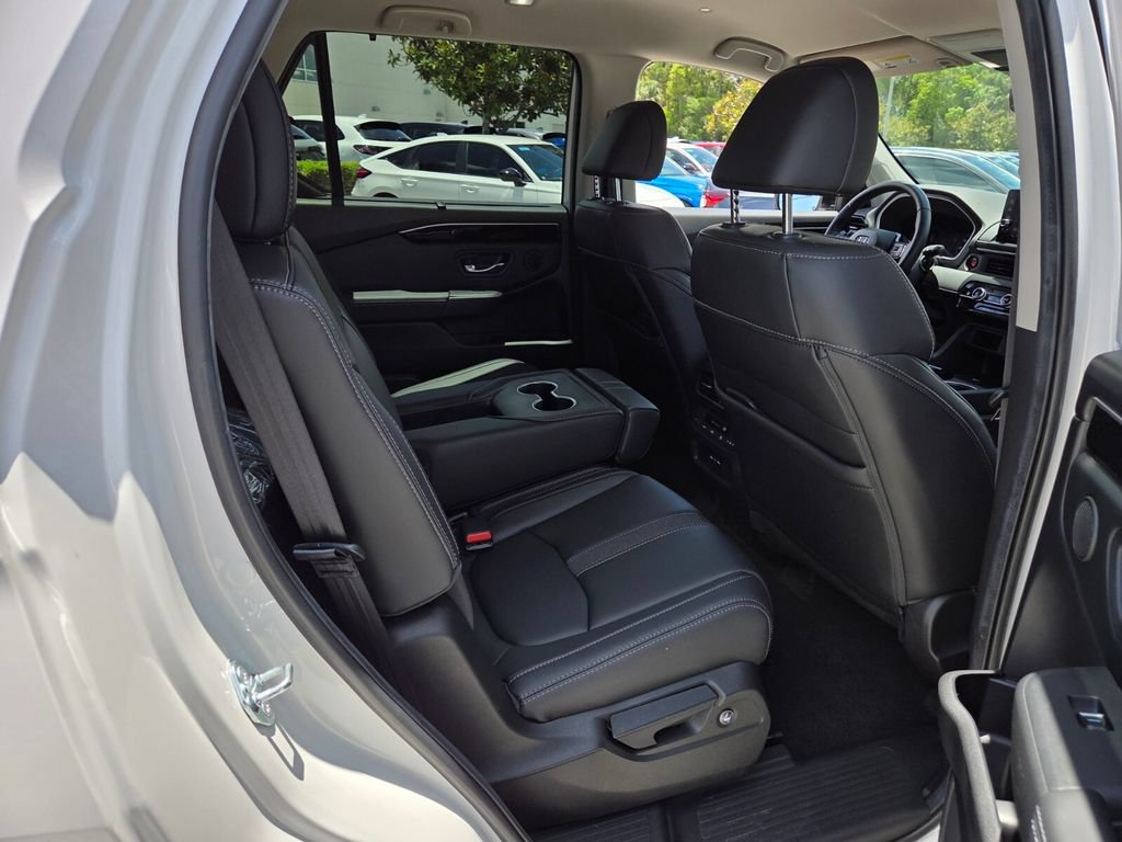 Certified 2025 Honda Pilot EX-L image 18