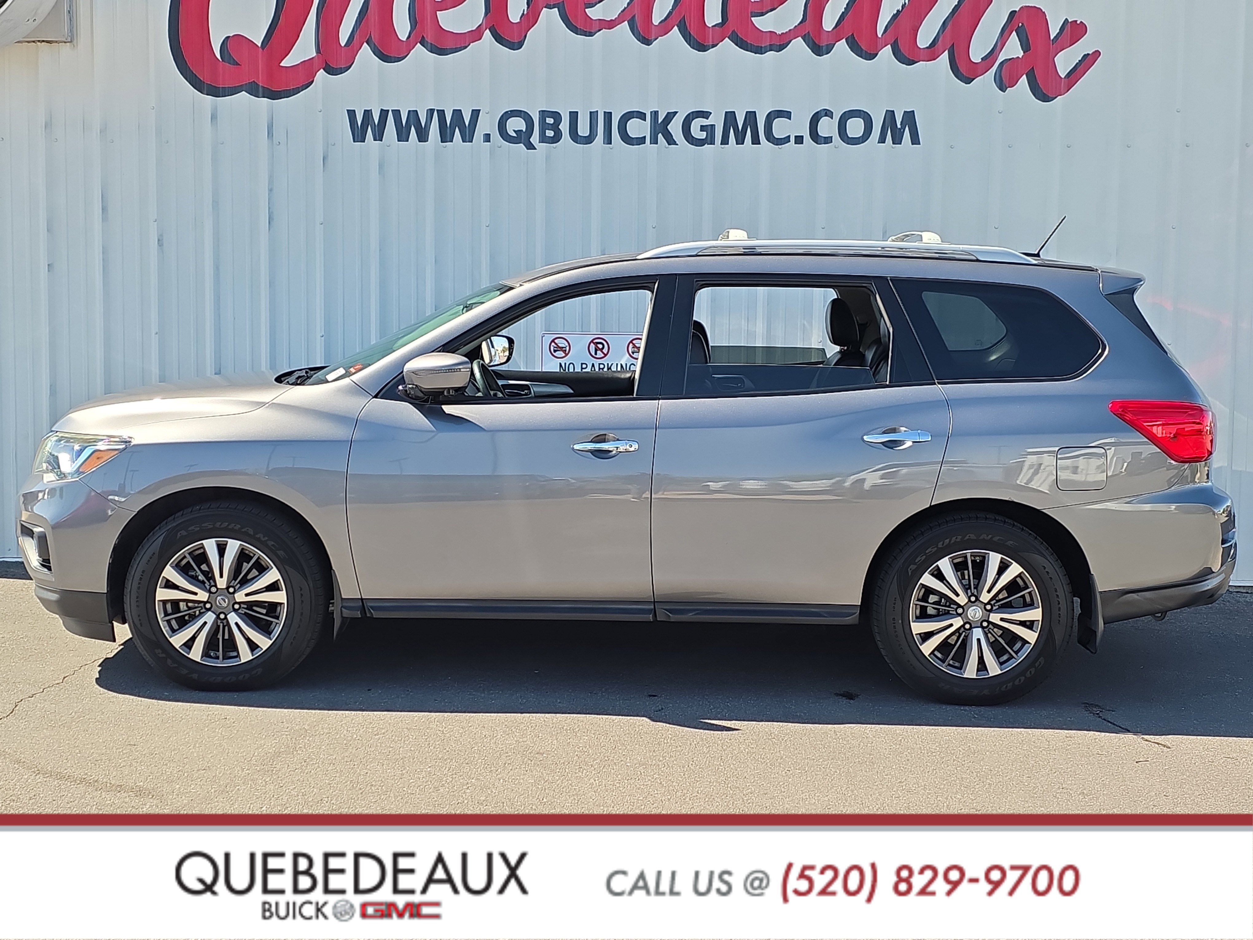 Used 2017 Nissan Pathfinder SL FWD image 4