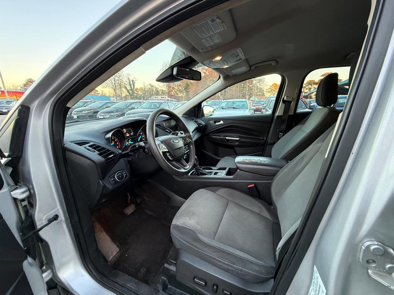 Used 2019 Ford Escape SE image 10