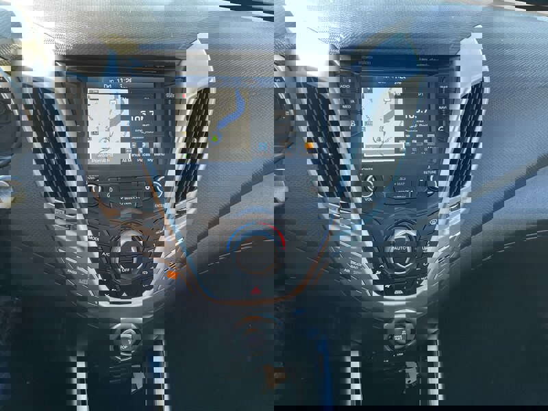 Used 2017 Hyundai Veloster Value Edition image 23